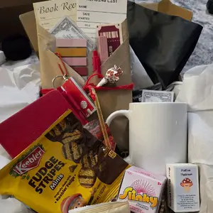 The guy's mystery blind-date with a book box