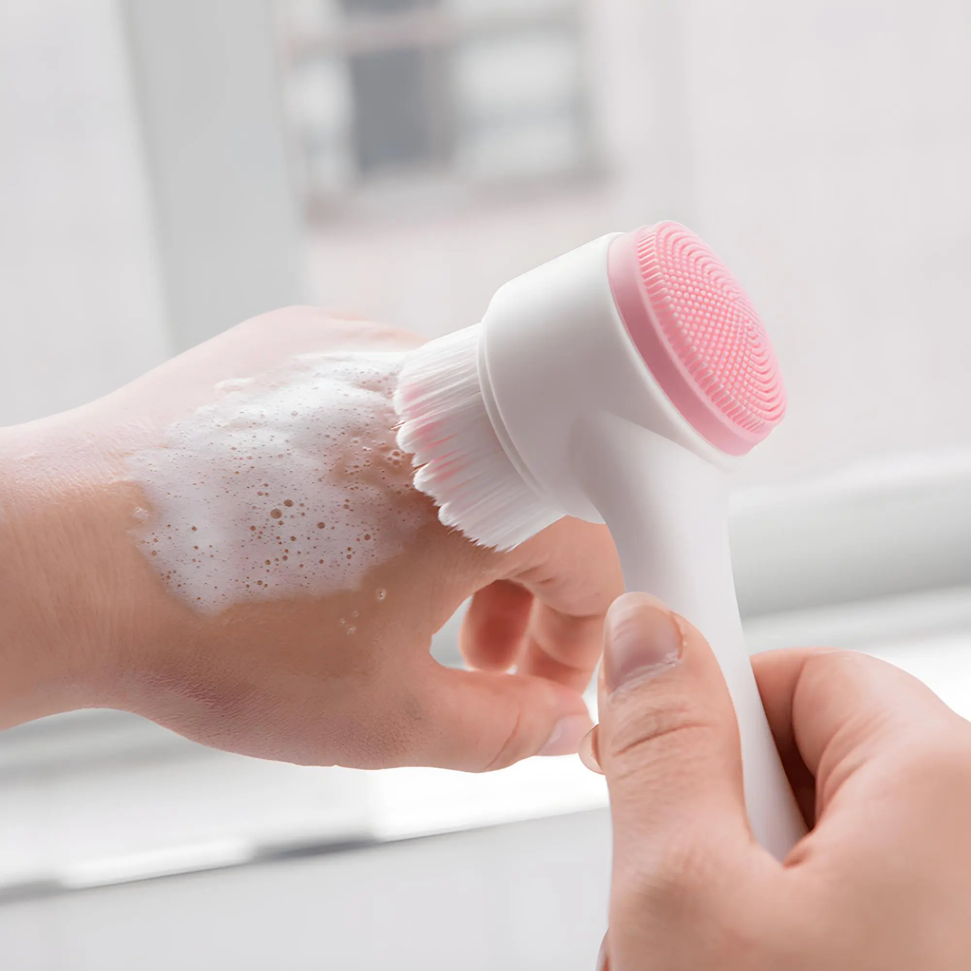 Double-sided Manual Facial Cleansing Brush, Face Wash Scrubber, Facial Cleansing Instrument, Face Cleaning & Massaging Tool with Comfortable Grip, Facial Care Tools, Skin Care Tools