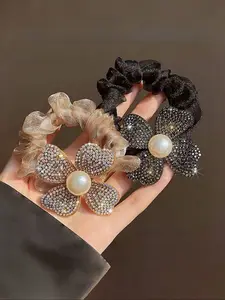 2 Piece Pearl Rhinestone Hair Scrunchies, New Grid Four-Leaf Flower Petal Headbands, French Elegant Ponytail Holder, Shiny Polyester Hair Accessories, Floral Pattern, All Seasons Use