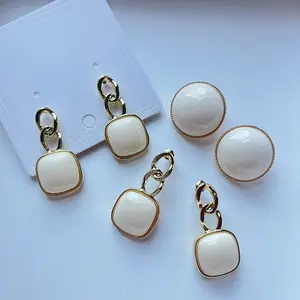 Retro Charm Earrings - Classic Design with Metallic Finish, Ideal for Everyday Wear girl jewelry party earring