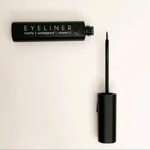 Italia Deluxe Makeup