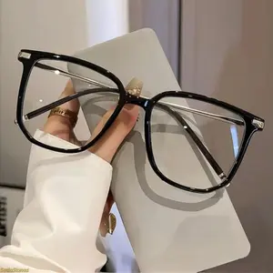 Y2K Retro Square Frame Tortoiseshell Glasses – Stylish unisex design, lightweight and casual, suitable for office and everyday wear; made of TR material with zinc alloy embellishments, and equipped with decorative lenses.