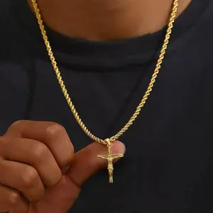 Cross pendant necklace plated with real gold is not easy to fade niche high-end men's jewelry wear accessories