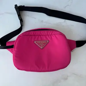 Pre-owned PRADA FINAL SALE Belt Bags Puffer Tessuto Nylon Hot Pink Bumbag ✨Vault Drop✨ Limited Time Only ⏳