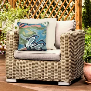 Lush Decor FRONTPORCH Indoor/Outdoor Handmade Pillow - Contemporary Geometric Casual Floral Accent  (On Holiday)
