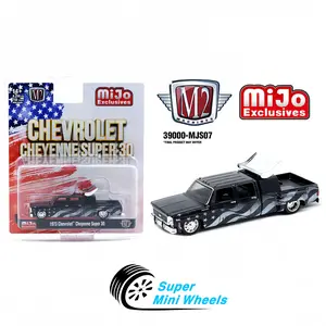M2 Machines 1:64 1973 Chevrolet Cheyenne Super 30 Stars & Stripes