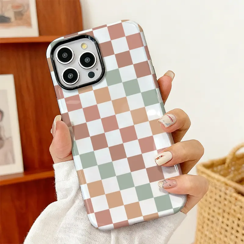 Vintage White Checkered Anti-drop Full Coverage Precision Protective Case for Apple iPhone 11-17 Pro Max Air Cellphone Protection with TPU Material Shockproof Fashionable Cover Reinforced Edges Durable Cellphone Protection Casing ！
