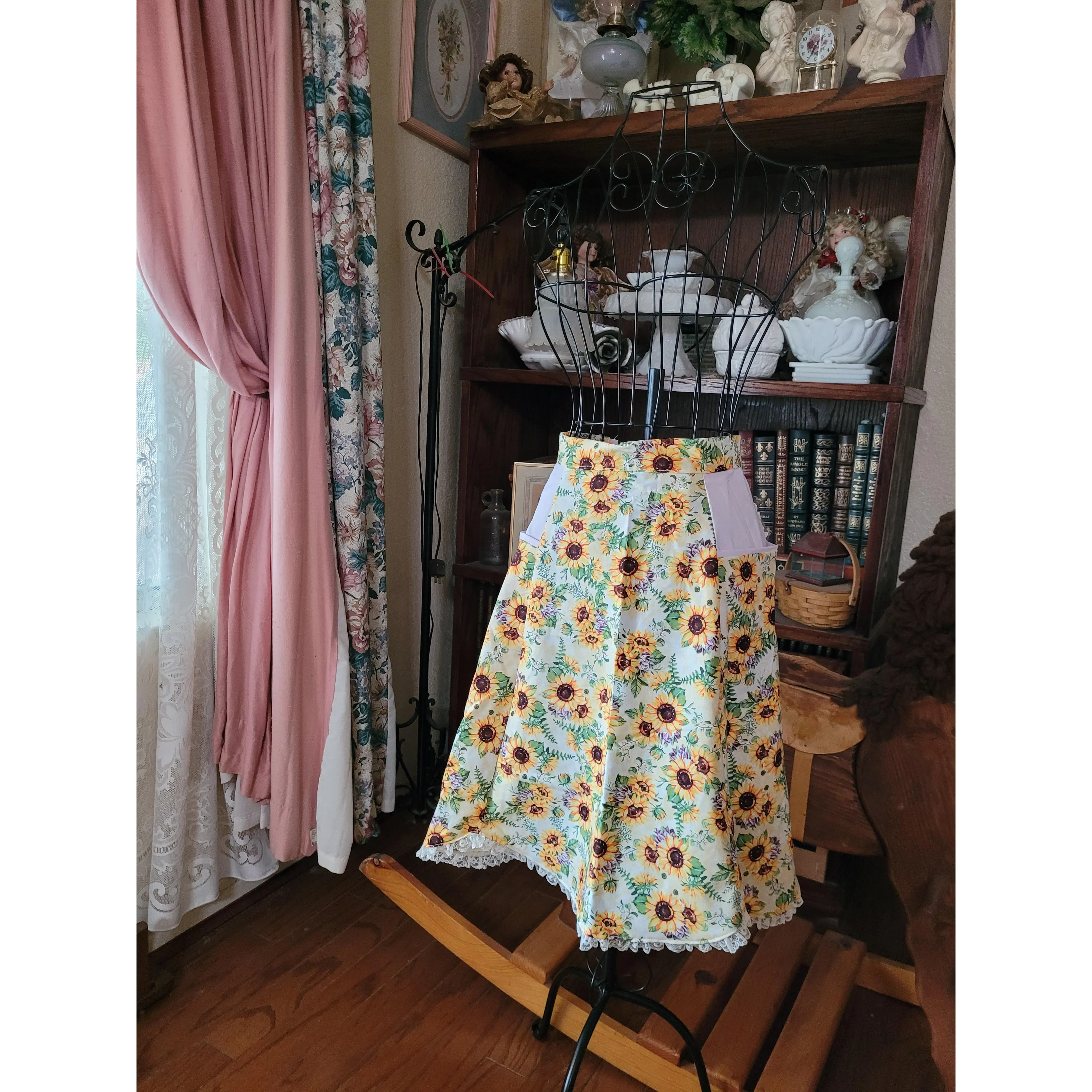 Sunflower Tulip Hostess Apron