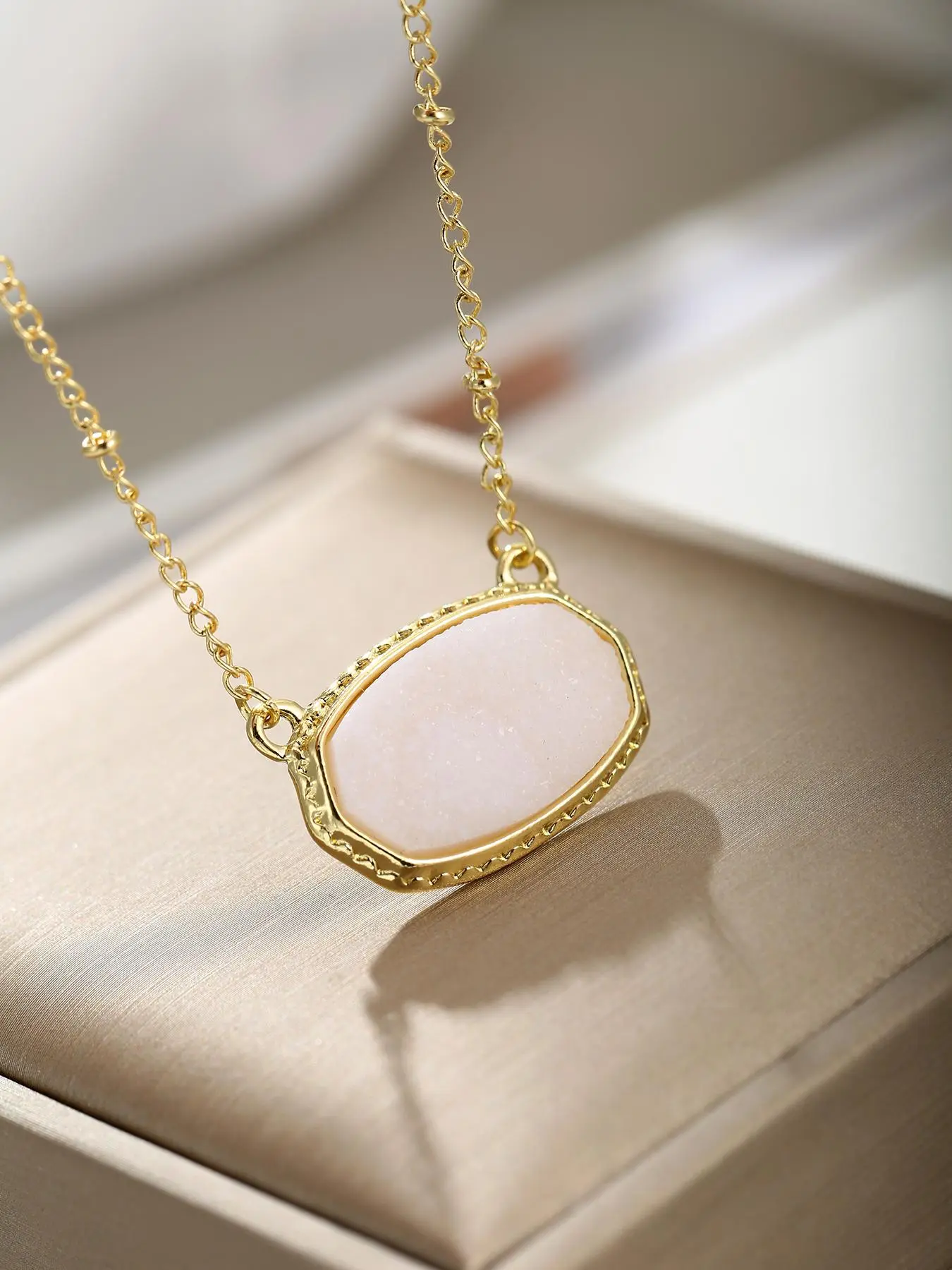 Women's Elegant Minimalist Chain Necklace & Stud Earrings, Necklace And Earring Set, Exquisite Trendy Chain Necklace & Stud Earrings, Chic Jewelry Set for Daily & Party Decor, Glamour Set, Matching Jewelry Set, Fashionable Jewelry Set