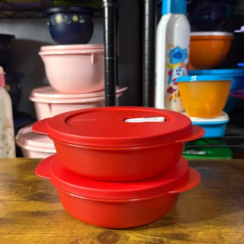 Tupperware 850ml Micro Flash Round Set Red Tupperware 850ml Micro Flash Round Set Red