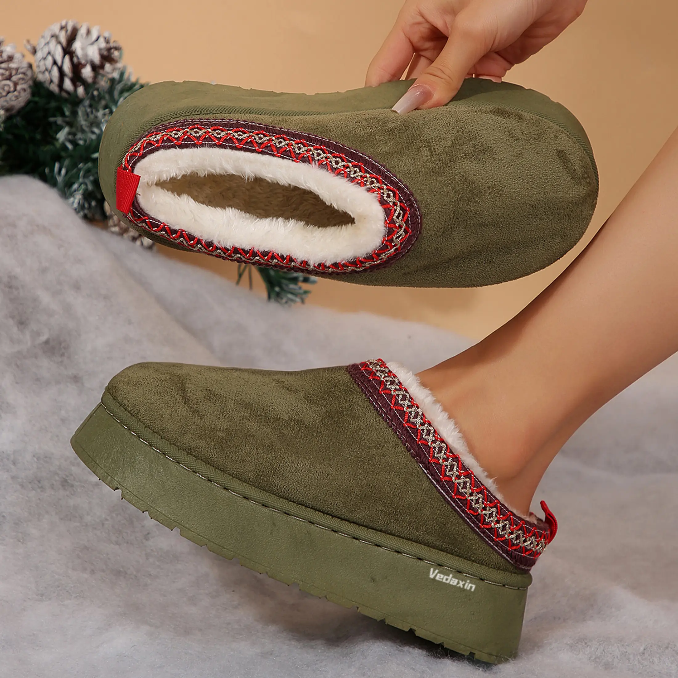 Women's Platform Fleece Slippers Suede Fuzzy Cozy Slip-on Snow Boots Winter Warm Comfy Indoor Outdoor Shoes
