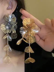 Elegant Silver Color Floral Long Dangle Earrings, Fashionable Rhinestone Design, Exaggerated French Style, High-Quality Ear Jewelry, Boho Style Jewelry, Fashionable Jewelry Accessories