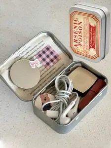 Brand-New American Retro-Style Silver Rectangular Hinged Metal Tin — A DIY Mini Portable Case, Compact Storage Container, and Foldable Metal Box. Ideal for storing jewelry, pills, sewing supplies, and more; also makes a perfect gift for Mother's Day.