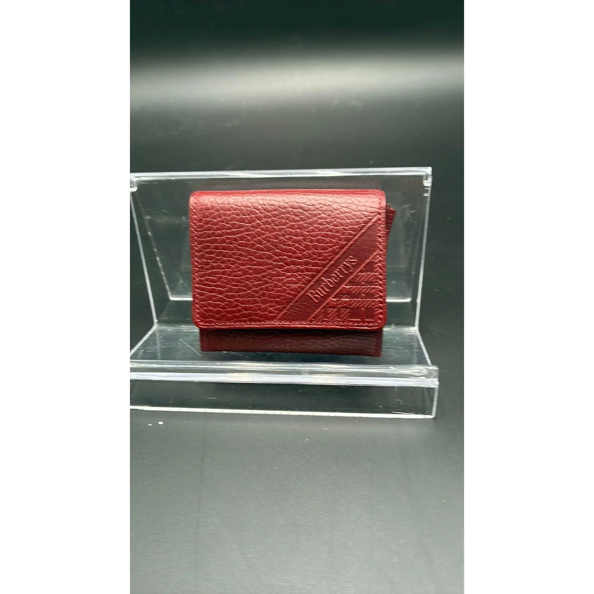 Pre-owned Leather Luxury Bags & Accessories Burberry Pebbled Coin Purse, Burgundy Date Code: NODC07242603. Entrupy ID: MK68C3G.