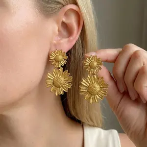 Boho 3D Floral Dangle Earrings for Women Stainless Steel Layered Metal Flower Daisy Drop Earring Beach Party Waterproof Jewelry
