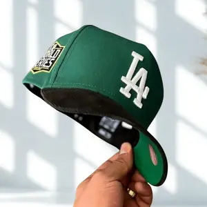 New Era LA Dodgers Green Snapback Hat White Logo – Adjustable Flat Brim Baseball Cap Premium Embroidery Streetwear Style for Men Women, Breathable Lightweight Cotton Hat for Daily Wear Casual Outfit Outdoor and Trendy Fashion Look