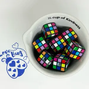 20 pieces checkered square acrylic beads perfect for any accent on a wristlet, beadable, pen, keychain, etc. perfect for all DIY needs.