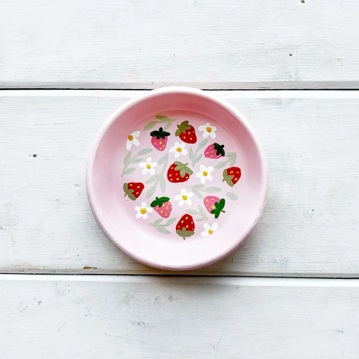 Strawberry ring dish
