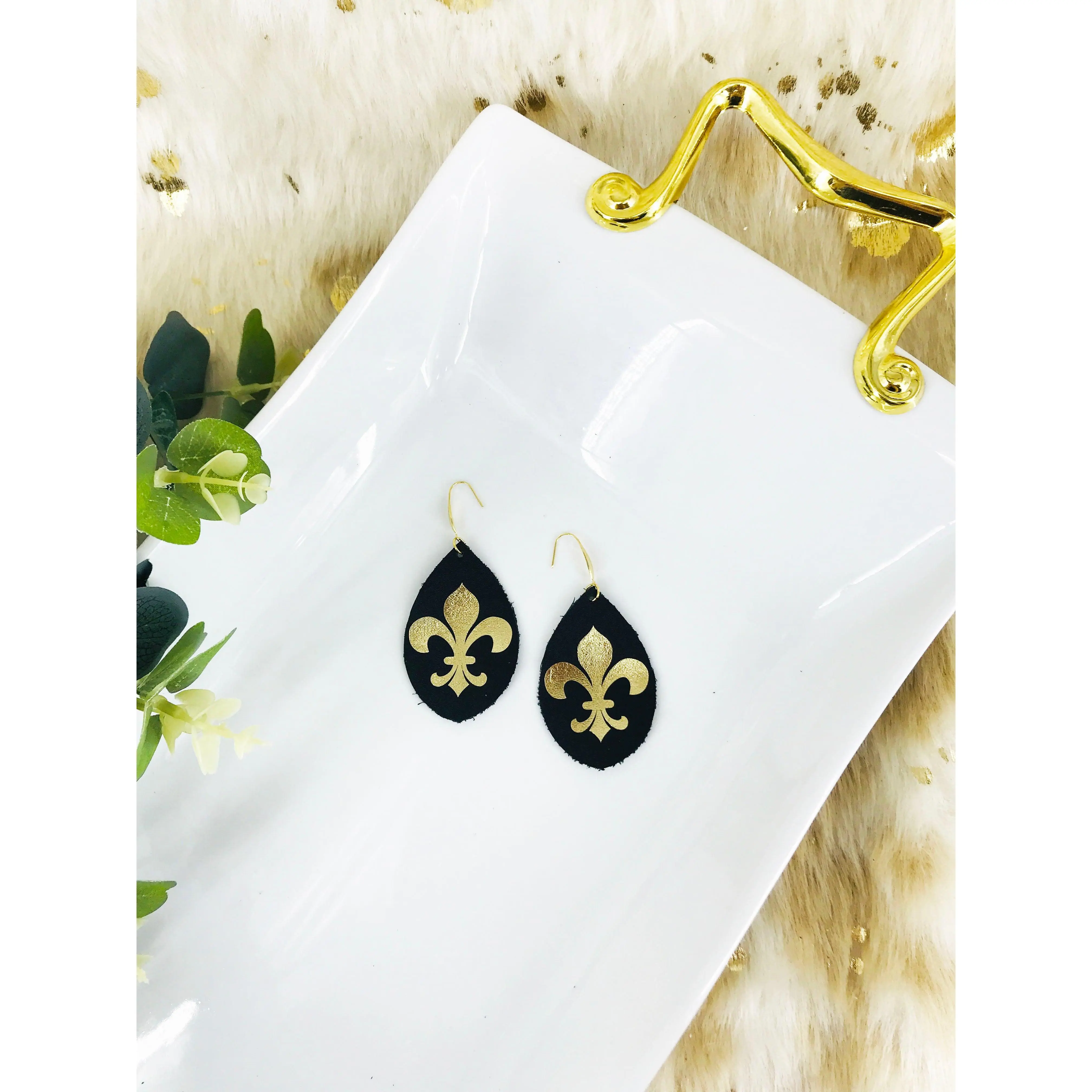 Black and Gold Fleur De Lis Leather Earrings - E19-765