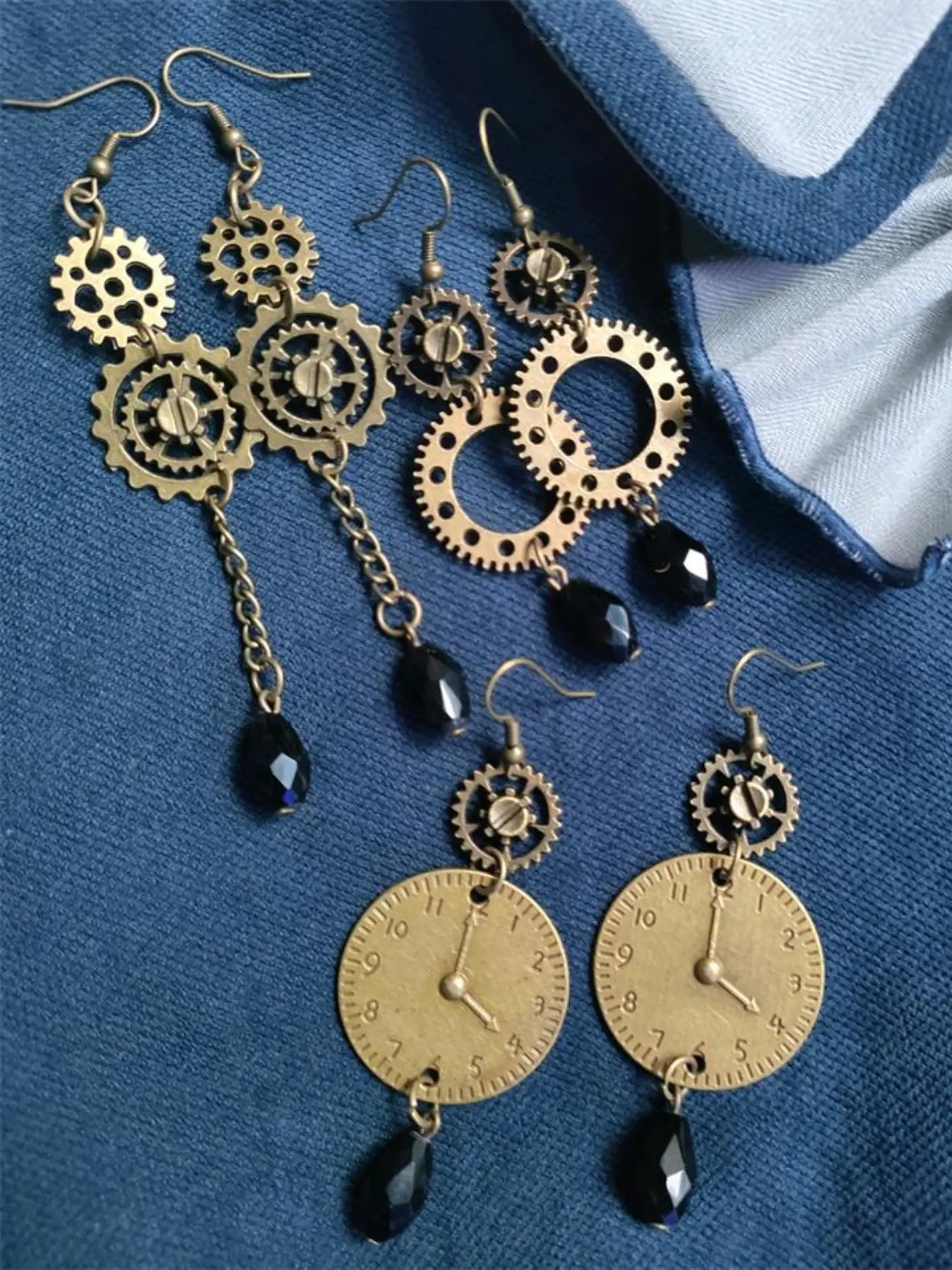 Vintage Industrial Era Antique Bronze Gears with Black Teardrop Women`s Steampunk Pendant Earrings, Retro Cosply Jewelry Gift for Her