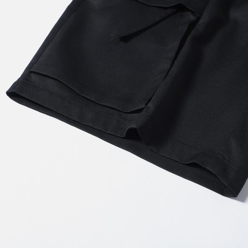 Men’s summer solid-color cargo shorts—fashionable, versatile, with large pockets and an adjustable drawstring waist; suitable for everyday work, casual wear, and outdoor sports.