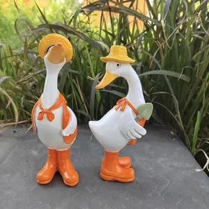 Creative Couple Duck Resin Ornament Garden Decoration Grass Hat Duck Courtyard Landscape Decoration, Creative Garden Artistic Colors Grass Hat Duck Two piece and Three piece Sets Bring Different Artistic Decoration Feelings Garden Accessories
