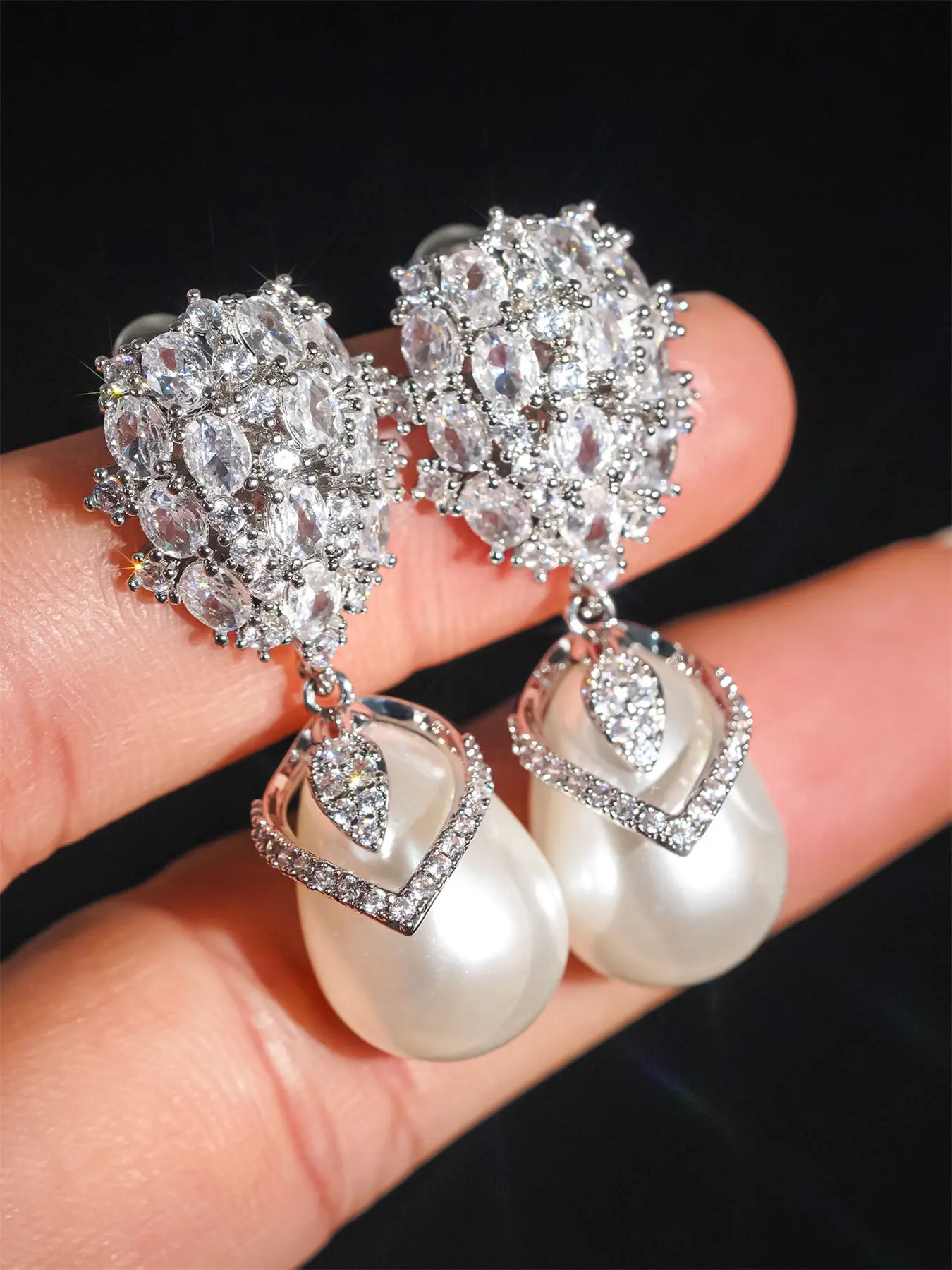 1 Pair Romantic Halo Cubic Zirconia & Faux Pearl Shining Earrings For Women For Wedding Engagement Anniversary Party Jewelry Valentine's Day Gift