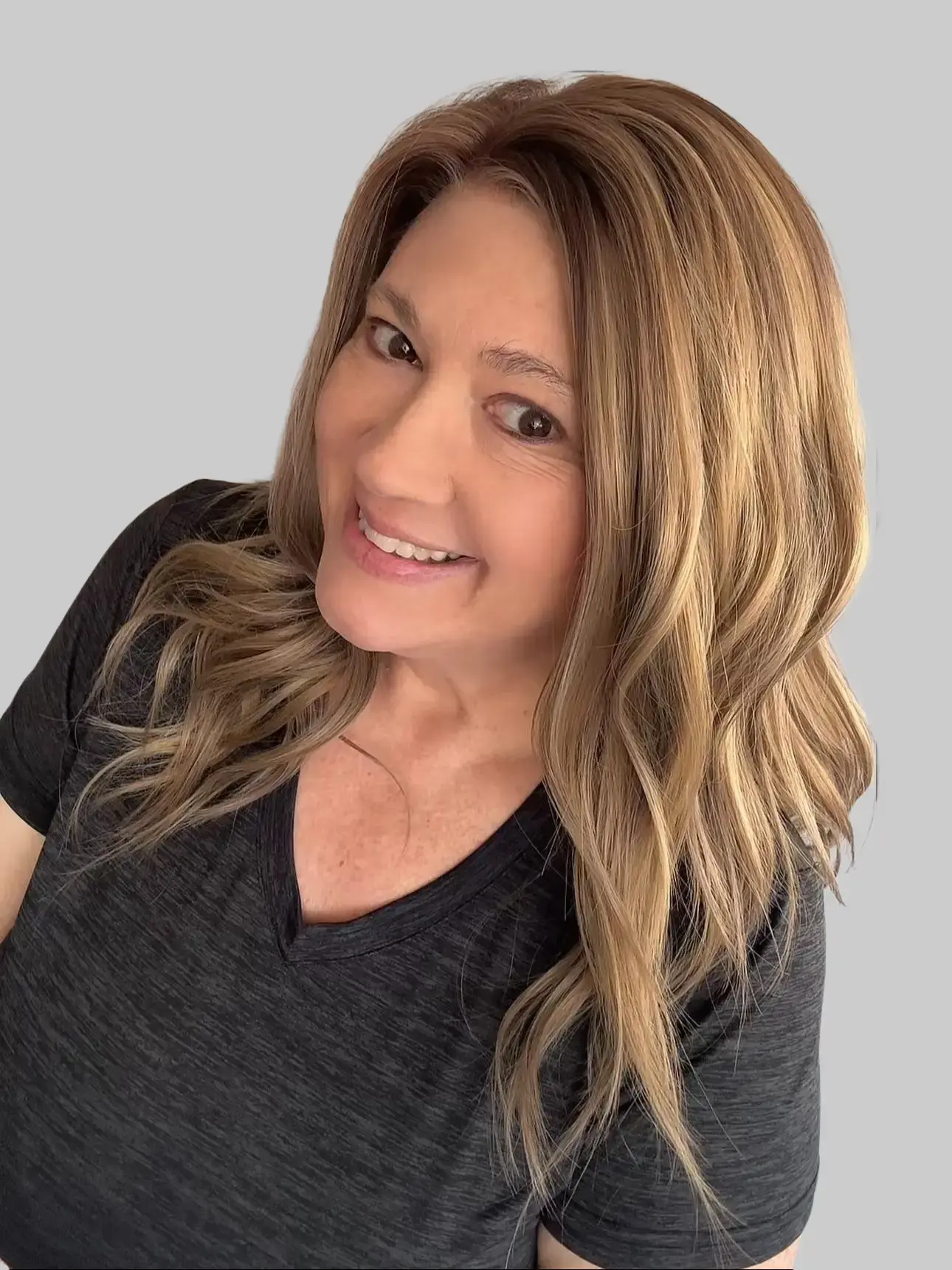 CARKIRA Josie 19" Synthetic Blonde Highlight Wig in High Tea with Soft Waves, 13x4 Lace Front for Natural Everyday Wear, Heat-Friendly, Blonde Highlight Wigs, Natural Look, High Tea Blonde