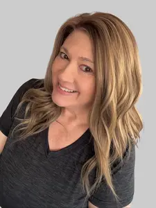 CARKIRA 19" Josie High Tea Blonde 13x4 Lace Front Wig with Medium Cap Unisex Heat Friendly