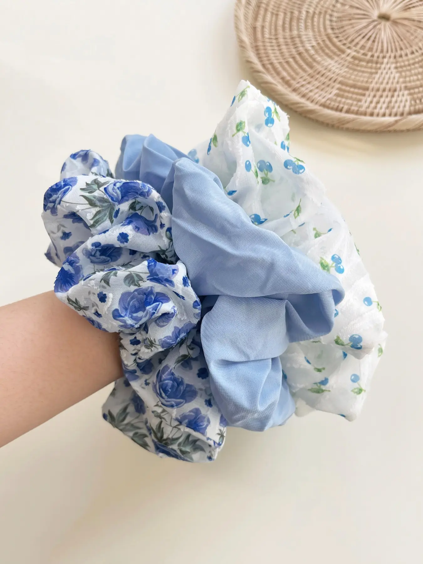 Elegant Floral & Cherry Print Scrunchies, Cute Hair Accessories for Women & Girls, Minimalist Headwear Suitable for Thick Hair