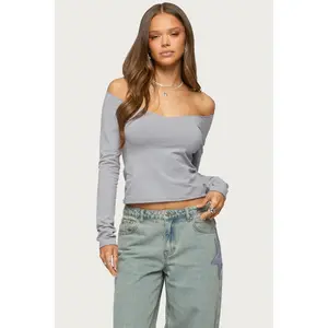 Nattie Off Shoulder V Neck Top