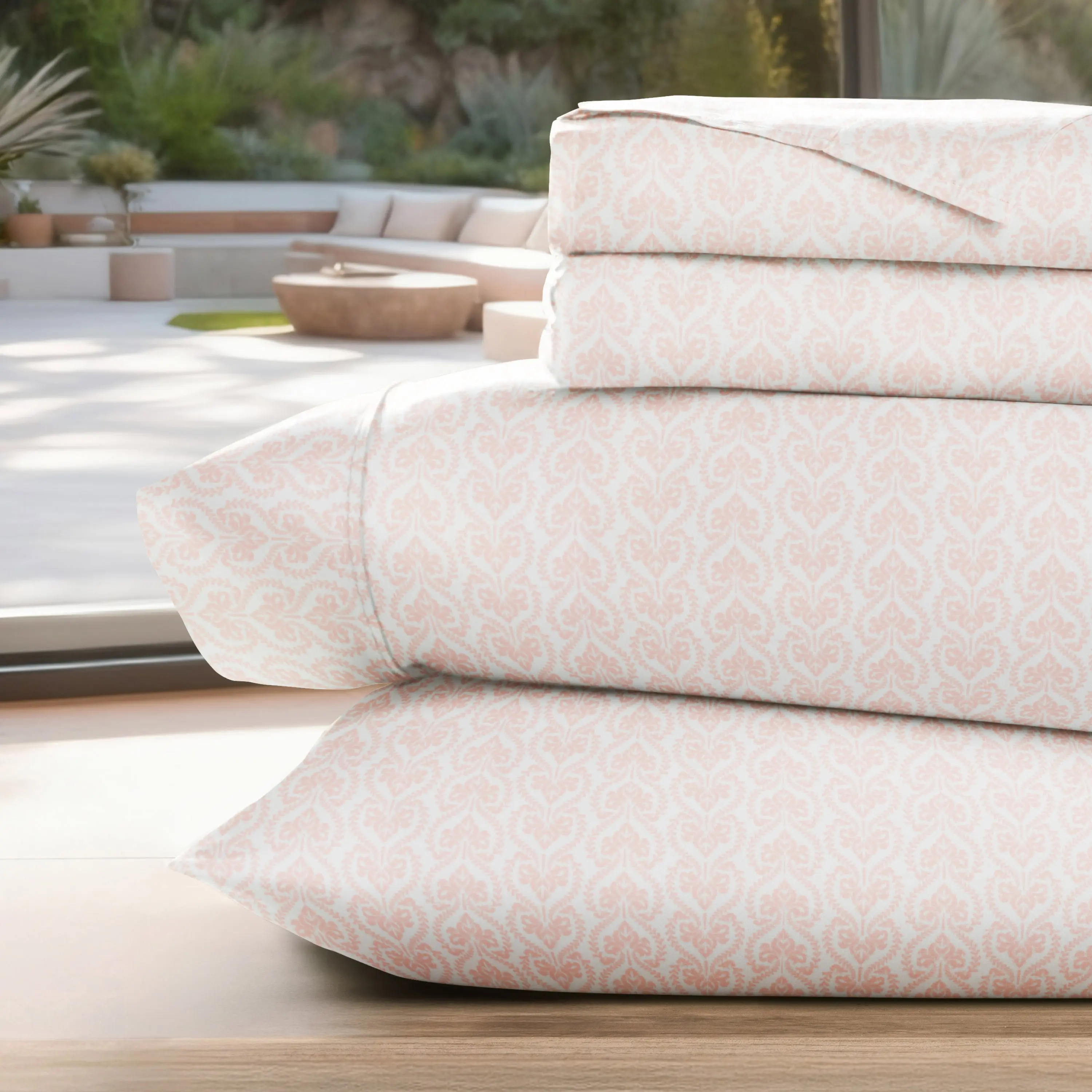 Classic in Pink Pattern 4-Piece Sheet Set