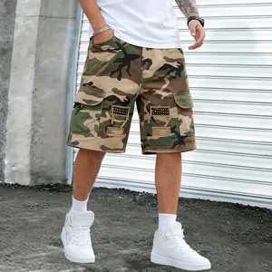 Men’s camouflage distressed cargo shorts, summer loose mid-length shorts, multi-pocket distressed design, studded decorative trendy shorts, versatile outdoor street shorts, distressed cargo shorts