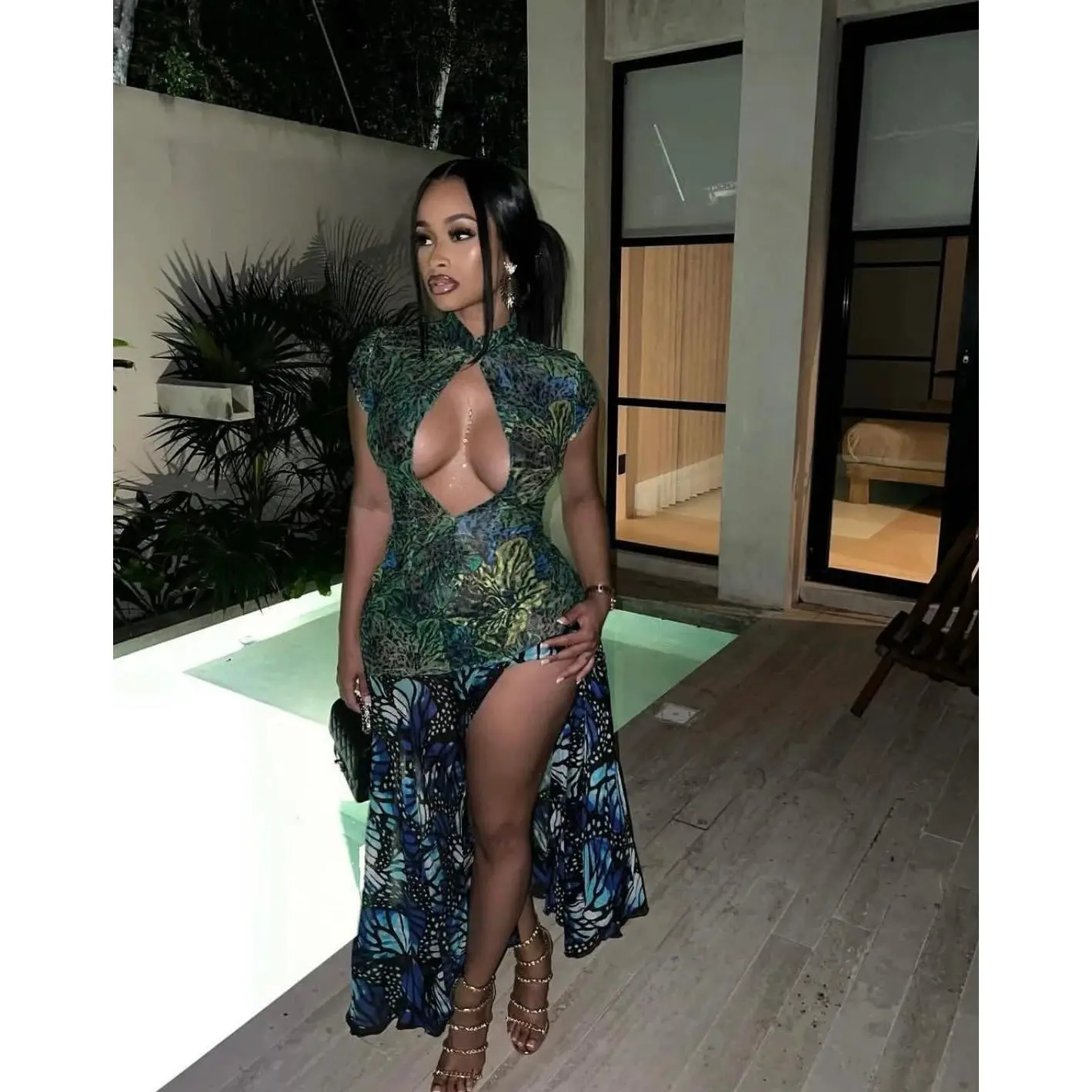 Exotic dress