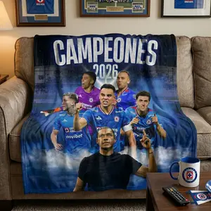 Campeón 2026 La Máquina Celeste Manta - La Máquina Celeste Printed Flannel Blanket, La Máquina Celeste Soccer Fan Club Flannel Throw Blanket - Ultimate Father's Day Gift for Futbol Dads - Cozy Red & White Striped Team Crest Couch Blanket for Sports Fans