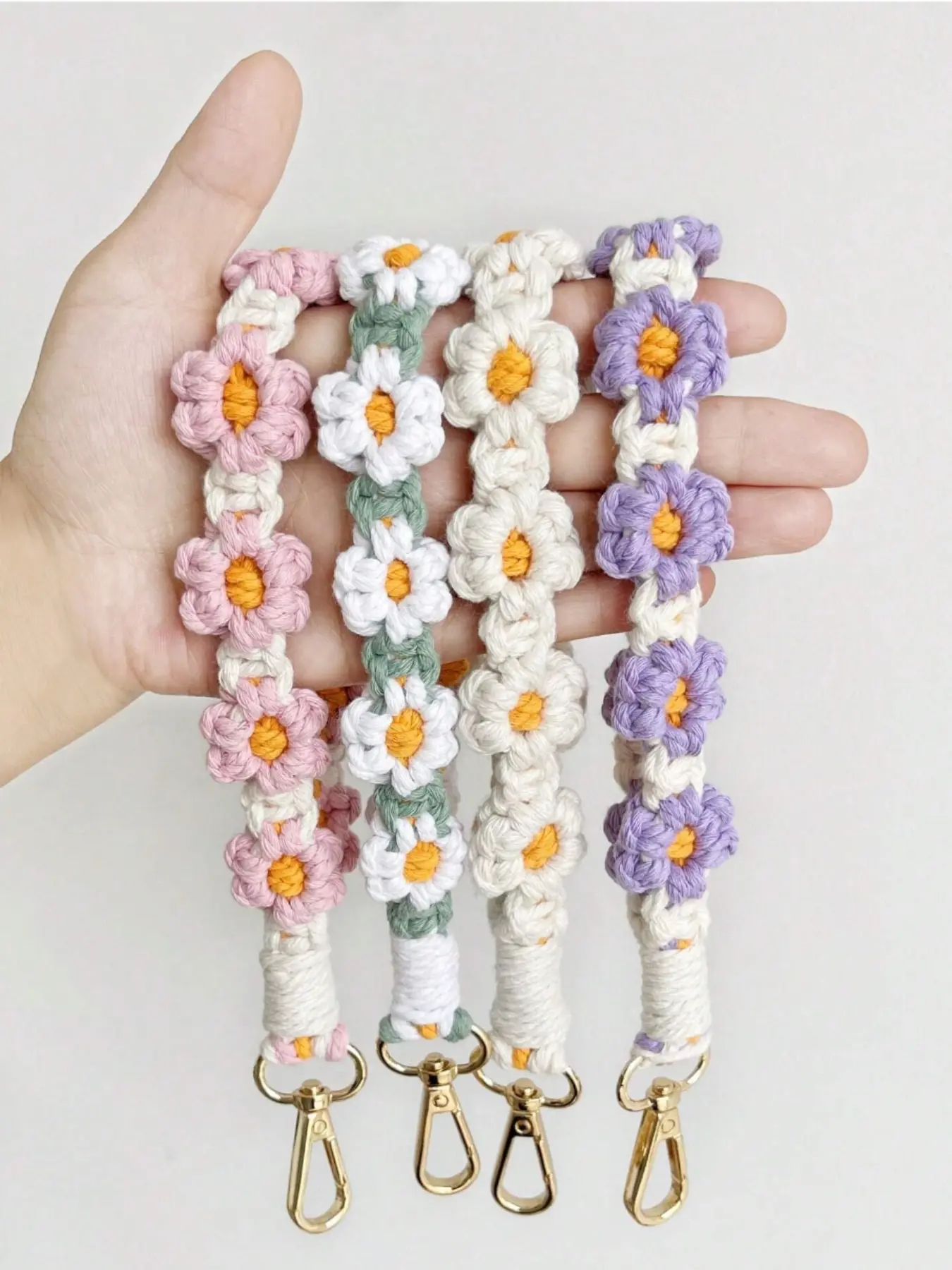 Handmade Crochet Bohemian Style Daisy Wristband, Key Chain Cute Strap, Keychain Wristlet For Keys Strap, Water Bottle Handle Rope, Ideal Gift for Friends and Lovers, Floral Pattern Keychain