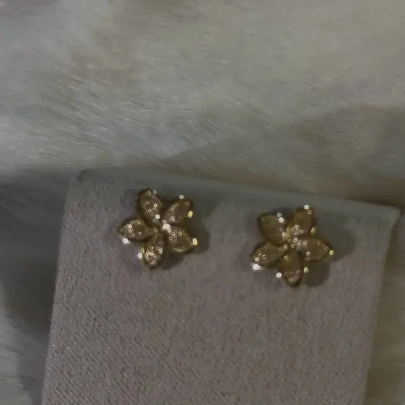 14K Gold Hibiscus Flower Stud Earrings - Elegant Floral Design for Women's Jewelry Collection