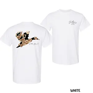 Unisex Vintage Camo Duck Graphic Tee Short Sleeve T Shirt Cotton Graphic Tee Country Boy Hunting Shirt Duck Lover Top Good Graphic Tees Trendy T Shirts Oversized T Shirts Casual Streetwear Vintage Style Gift for Men Women fits
