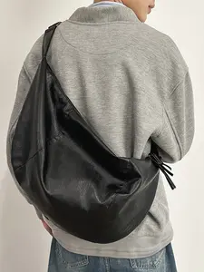 Autumn and winter soft leather commuter crossbody bag, Crossbody messenger bag with large capacity for commuting. Unisex retro leather shoulder bag with zipper closure. Suitable for commuting, shopping, leisure travel, daily accessories