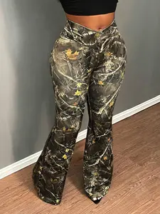 Women's Camo Print Flare Leg Pants, Casual Comfy Bell Bottom Trousers for Daily Wear, Ladies Bottoms for All Seasons, Camouflage, Womenswear