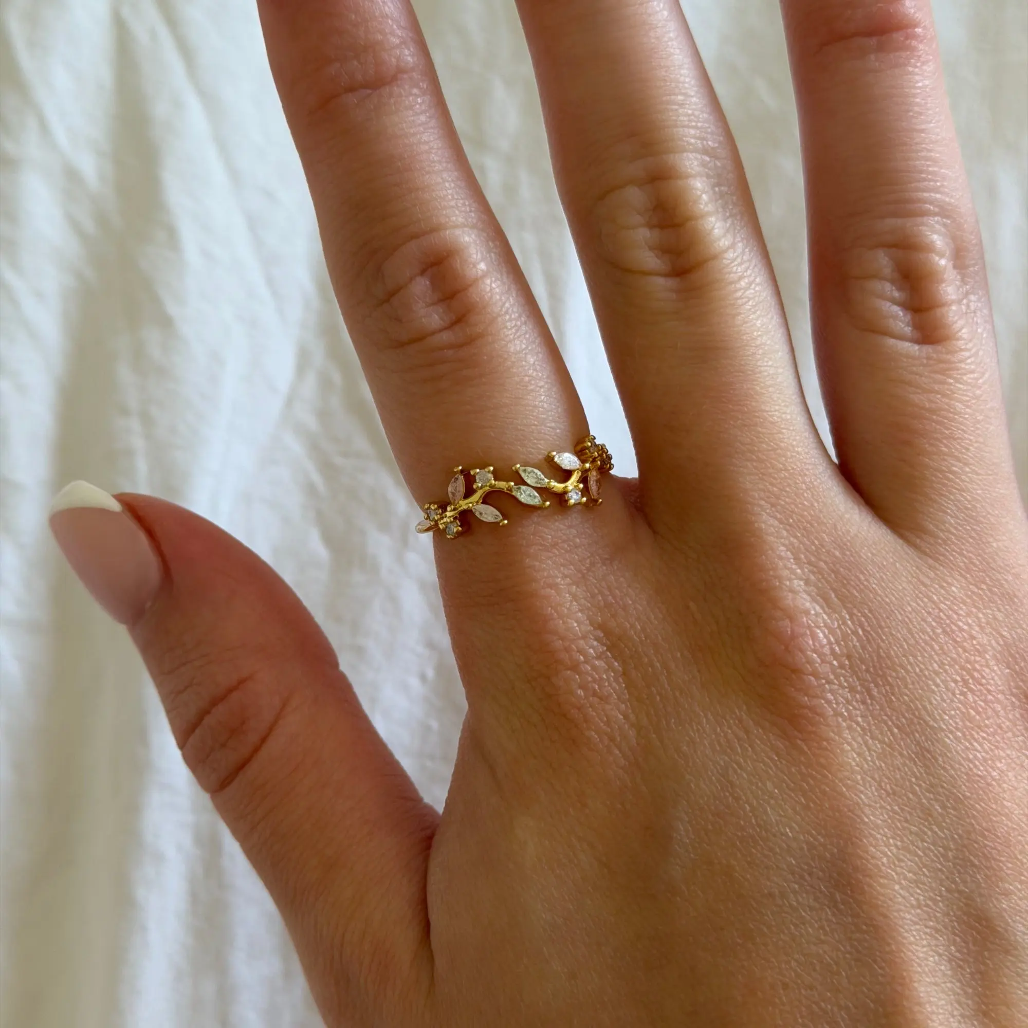 EVRY JEWELS Gold or Silver Plated Women's Hypoallergenic Sweet Whimsy Ring