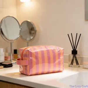 Striped Large Capacity Travel Makeup Bag for Women, Portable Skincare Organizer Pouch, Stylish Cosmetic Storage Case for Lipsticks & Beauty Essentials, Lightweight Durable Toiletry Bag for Weekend Trips Daily Use Vacation Getaways & Outdoor Travel summerw