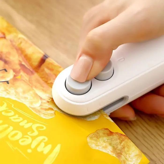 Mini snack bag sealing machine,2 in 1 heat USB rechargeable snack bag selaer,plastic Electric bag sealers, keep food fresh. Portable Sealer Picnics