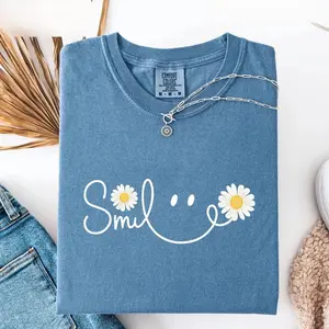 Comfort Colors Smiley Daisy Womens T-shirt, Emoji Smile Tee For Mom, Trendy Floral Tee Tshirts, Inspirational Gift For Her, Summer Vibe Gifts
