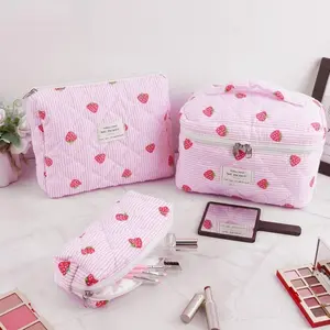 Floral Organizer Makeup Travel Bag Padded Cotton Cosmetic Bag Set  Floral Pattern Quilted Makeup Bag Set, 3 Counts Travel Cosmetic Bags, Portable Zipper Makeup Organizer Pouches bikini  case multifunctional