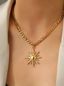 Chic Statement Necklace, Timeless Sun Pendant, Thick Chain Detail, Perfect for Versatile, Elegant Jewelry Accessory