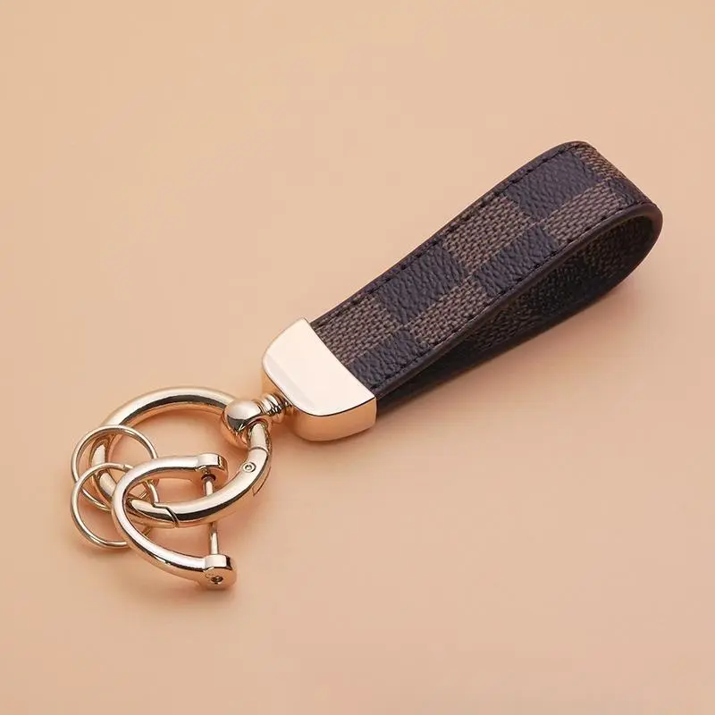 Printed Leather Keychain with Metal Horseshoe Design - Multi-Use Keyring for Casual Wear, Daily Commute, Universal & Car Use