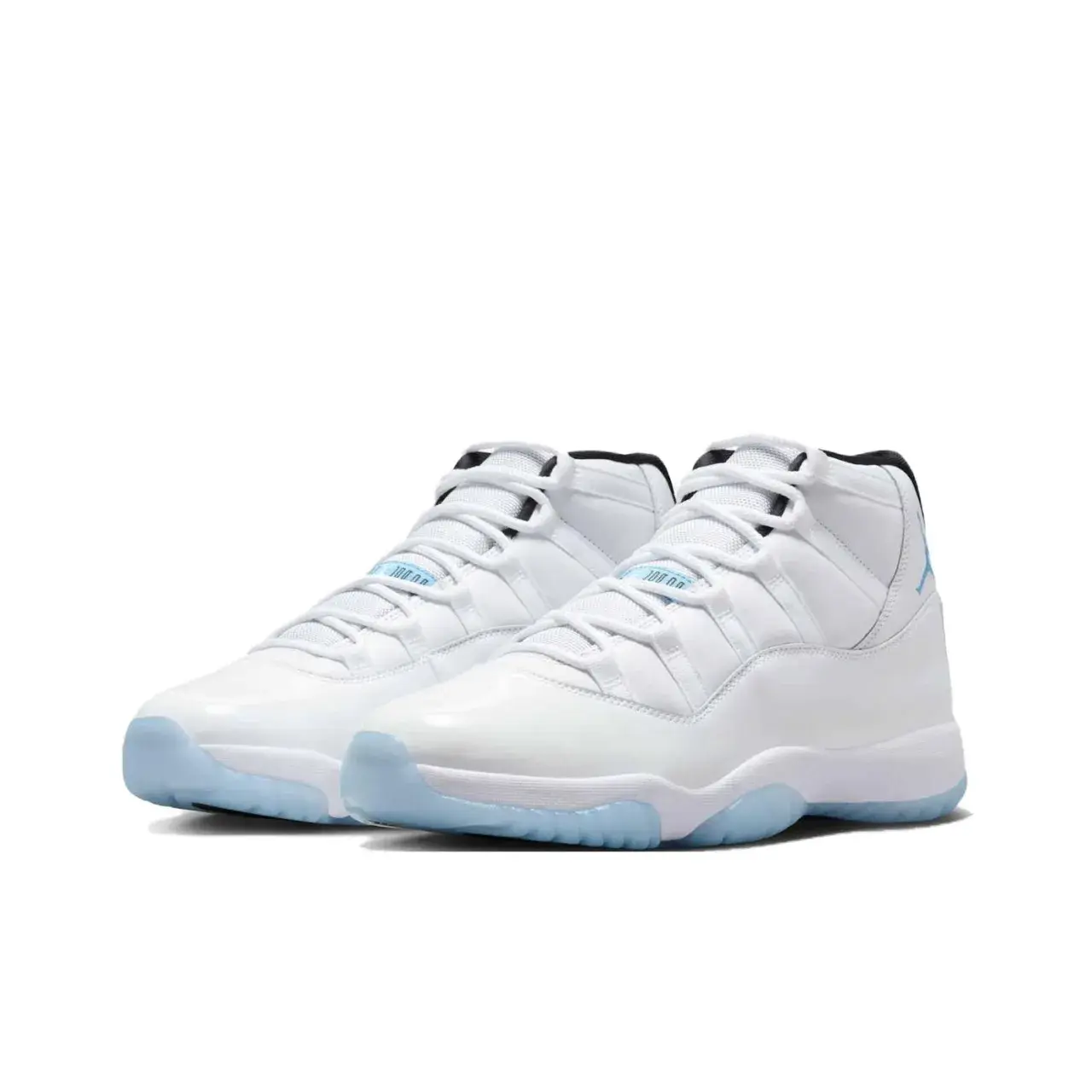 Smooth upper high-top basketball sneakers accented with light blue outsole, great footwear option for people who love retro basketball-inspired street outfits in daily life.