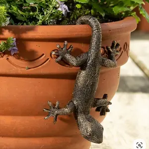 1pc Pot Buddies Handmade Gecko Figure Plant Pot Hanger, Garden Decorative Potted Partner Gecko, Resin Climbing Lizard Statue for Garden, Flower Pot Suspension Decorative Suspension Garden Ornaments, Garden Accessories, Garden Sculptures Statues
