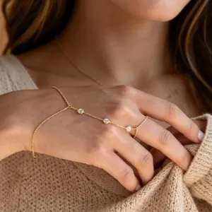 5-piece set of ethnic style personalized rhinestone connected finger bracelets, metal chain finger chains, zircon hand chains